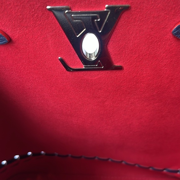 Louis Vuitton Lockme Braided Bucket Bag - Picture 16 of 17